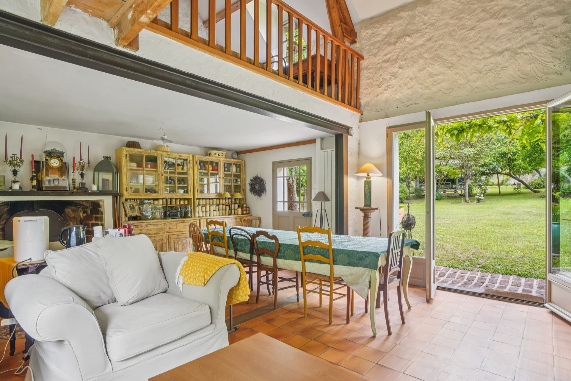 luxury house 8 Rooms for sale on VILLETTE (78930)