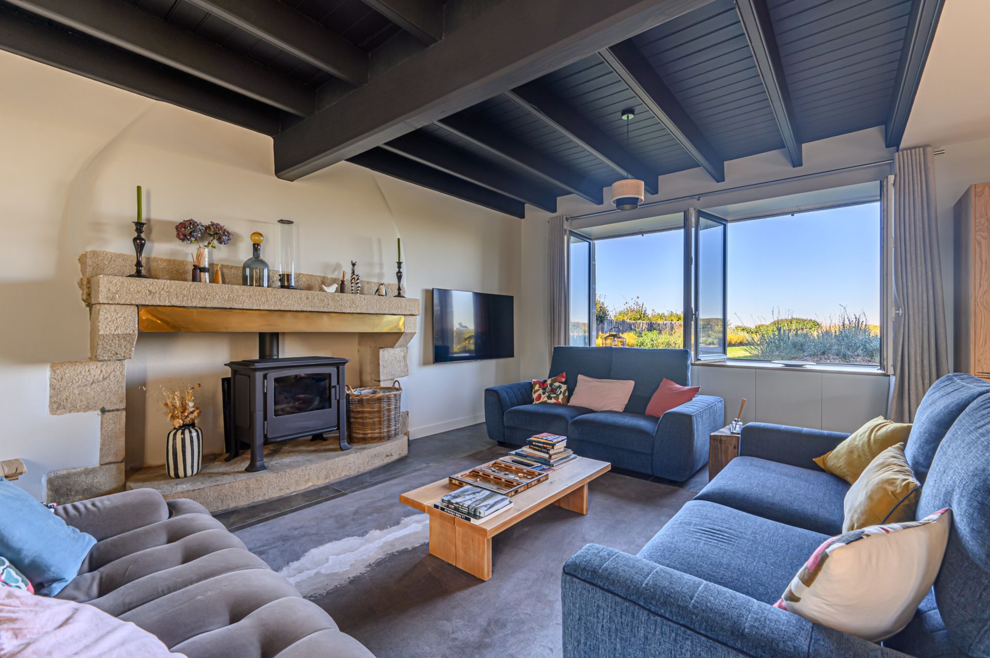 luxury house 6 Rooms for seasonal rent on PENMARCH (29760)