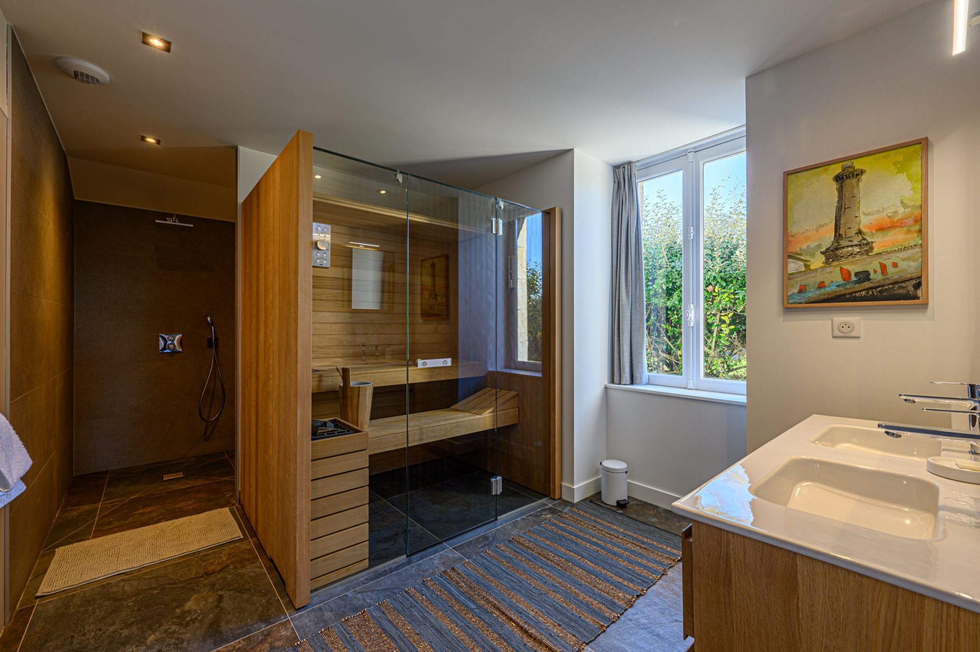 luxury house 6 Rooms for seasonal rent on PENMARCH (29760)