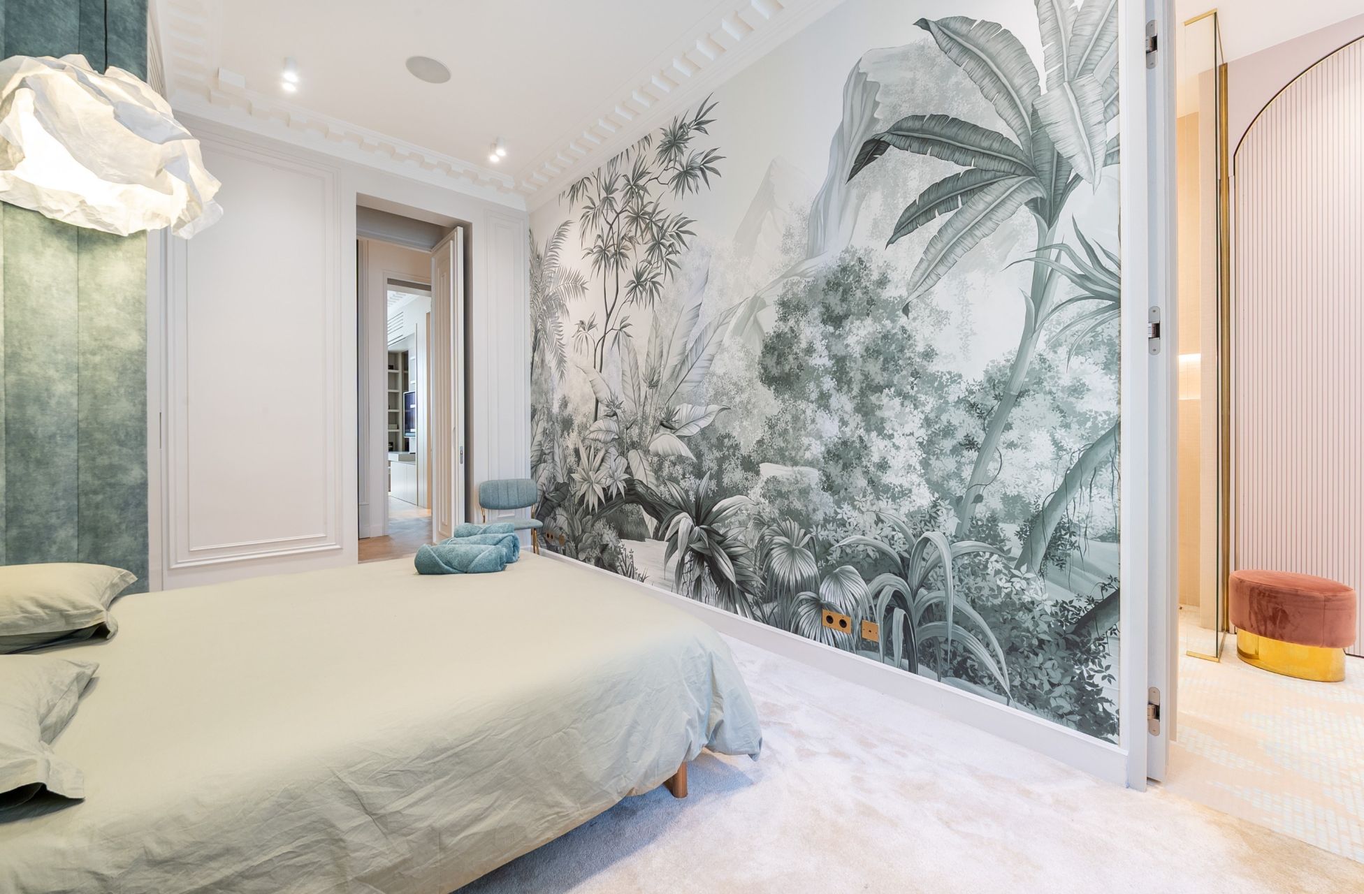 luxury apartment 7 Rooms for sale on PARIS (75016)