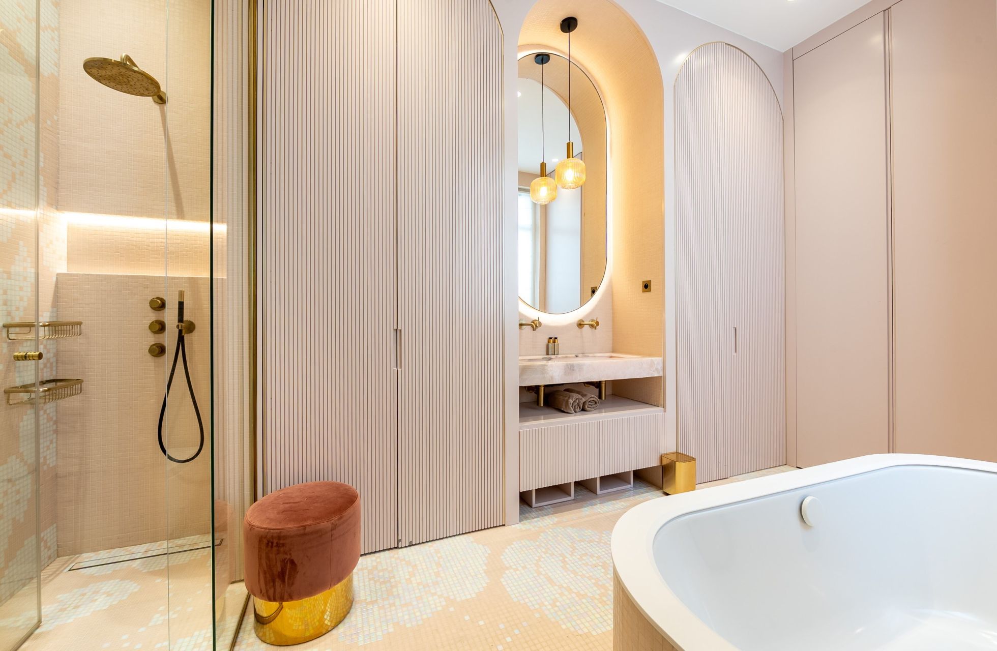 luxury apartment 7 Rooms for sale on PARIS (75016)