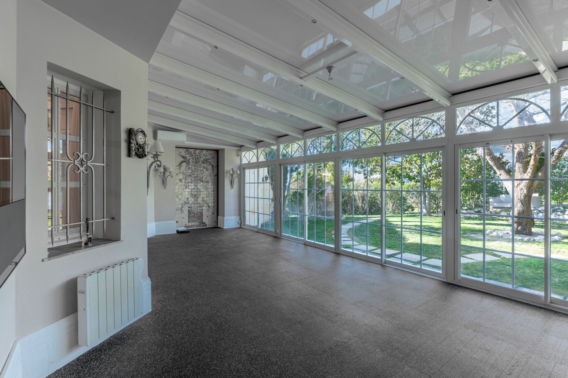 luxury villa 12 Rooms for sale on NICE (06000)