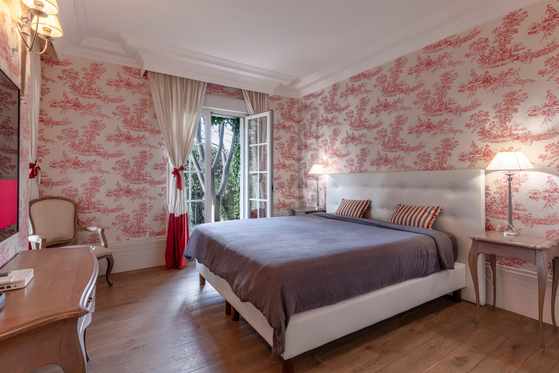 luxury villa 12 Rooms for sale on NICE (06000)