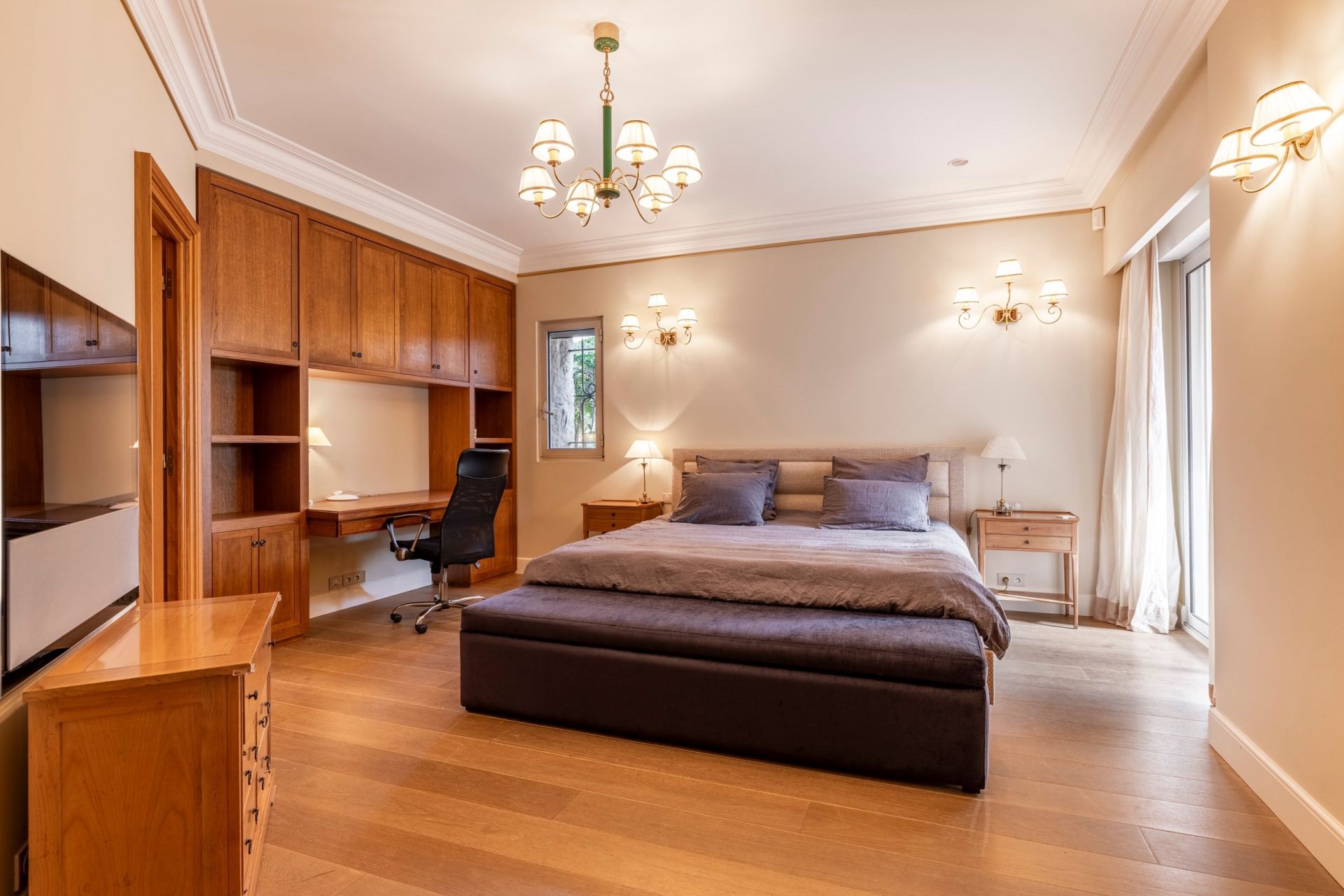 luxury villa 12 Rooms for sale on NICE (06000)