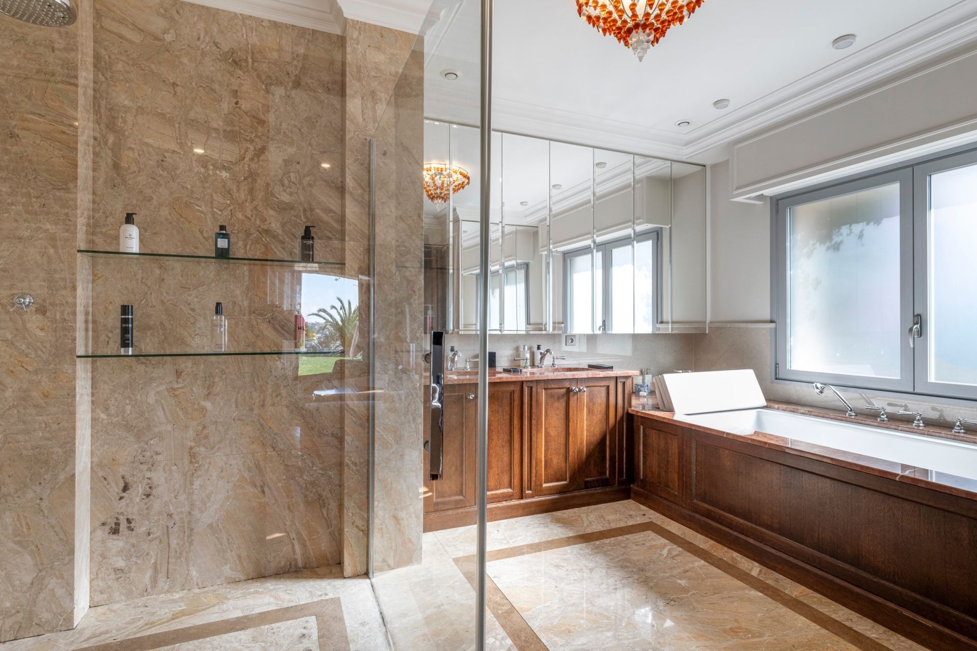 luxury villa 12 Rooms for sale on NICE (06000)
