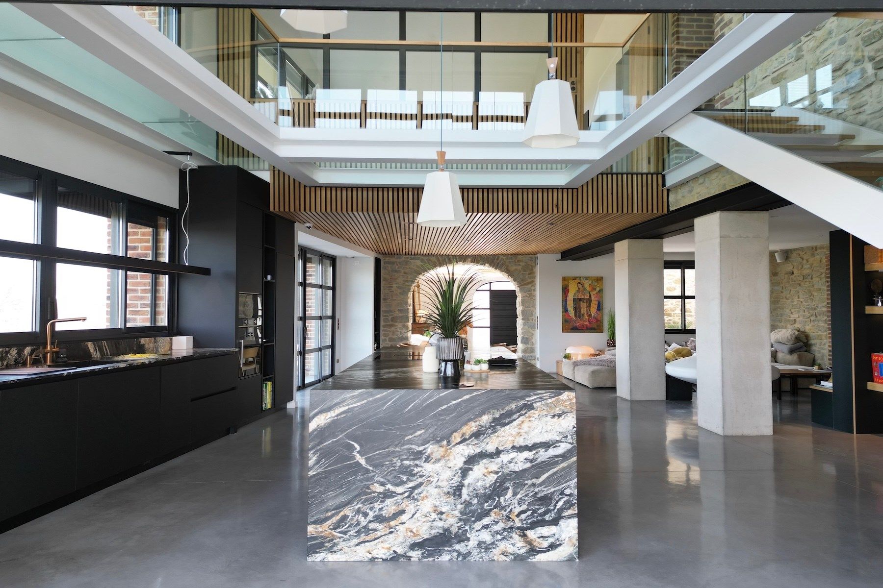 luxury house 7 Rooms for sale on UZES (30700)