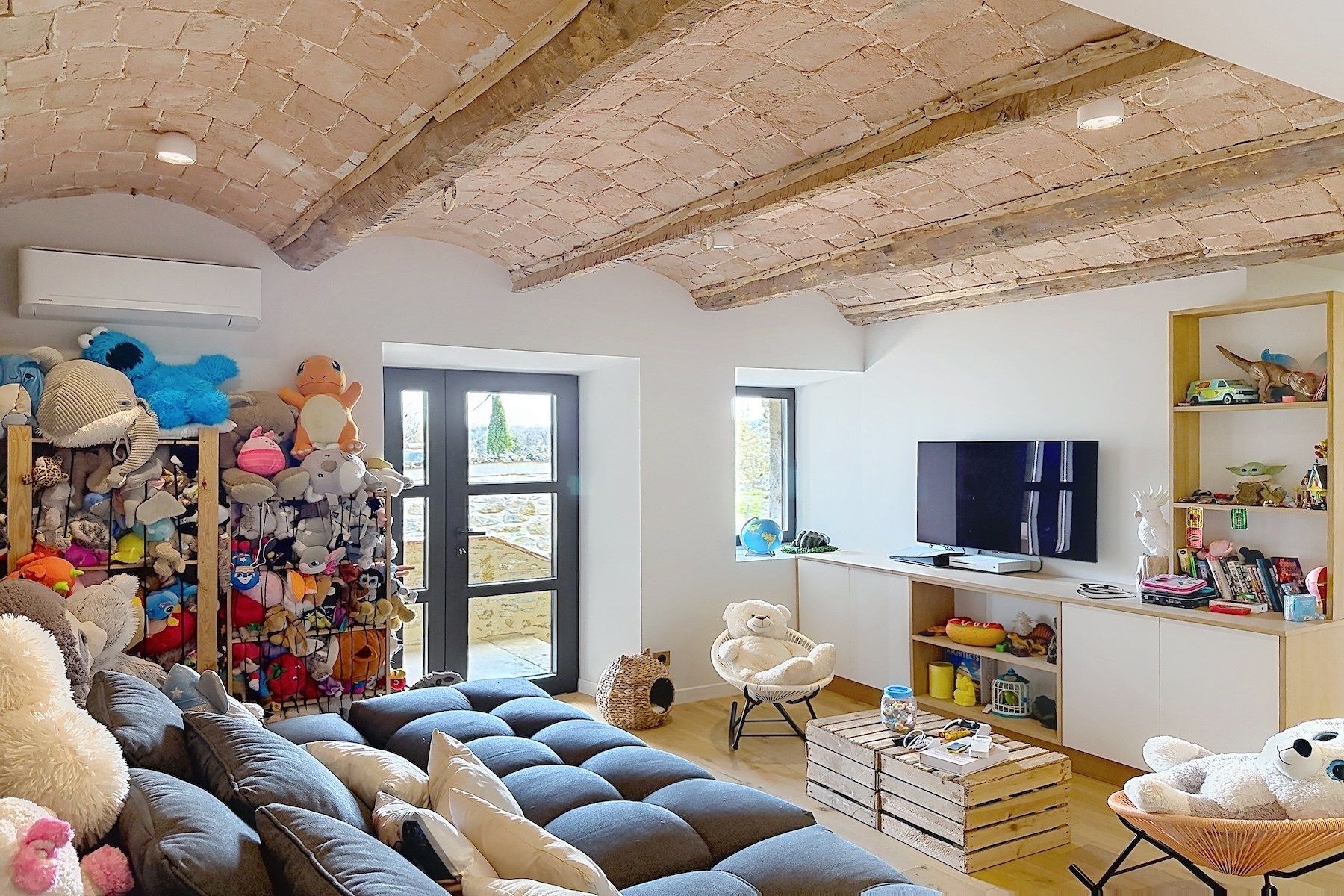 luxury house 7 Rooms for sale on UZES (30700)