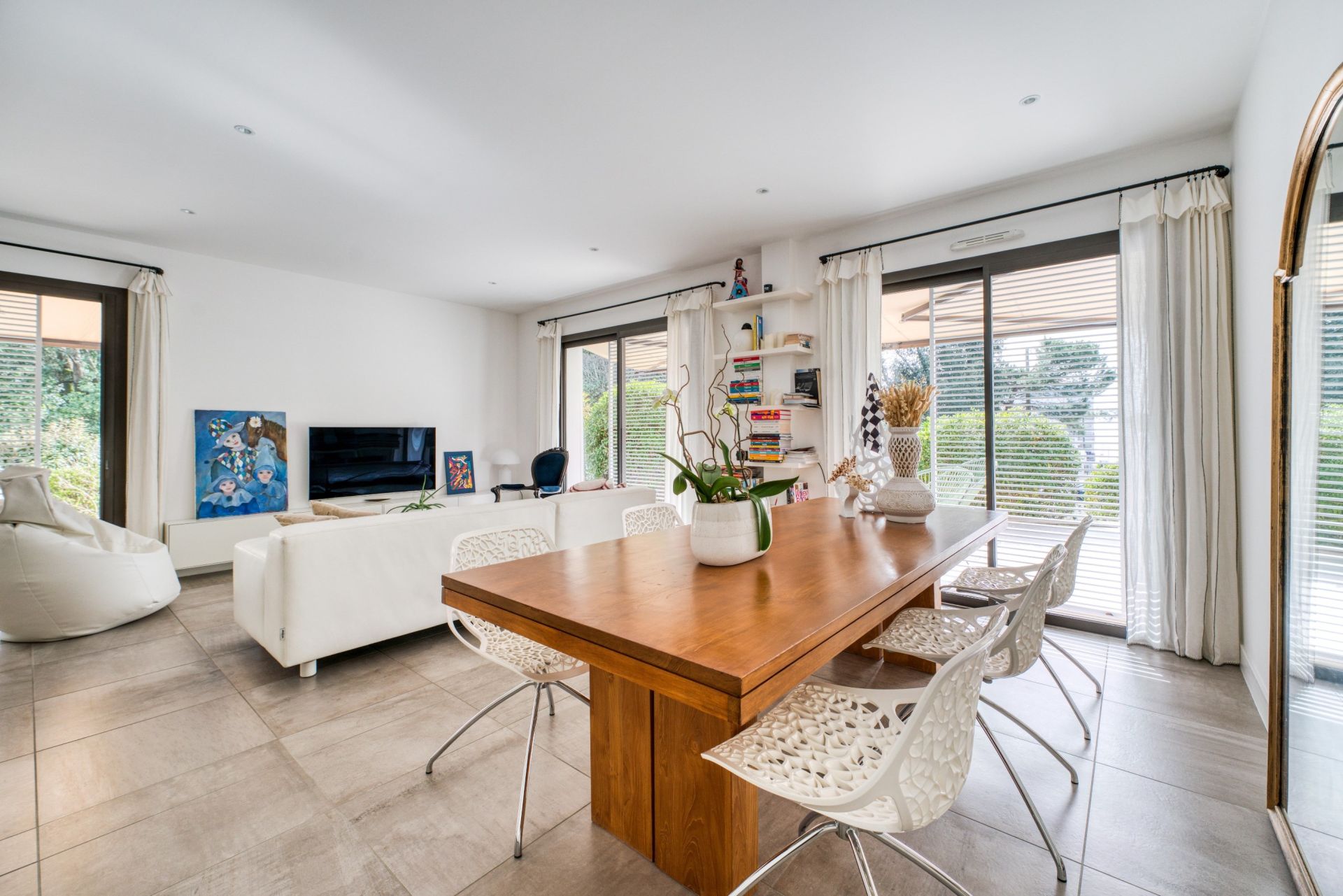 luxury apartment 4 Rooms for sale on ROYAN (17200)