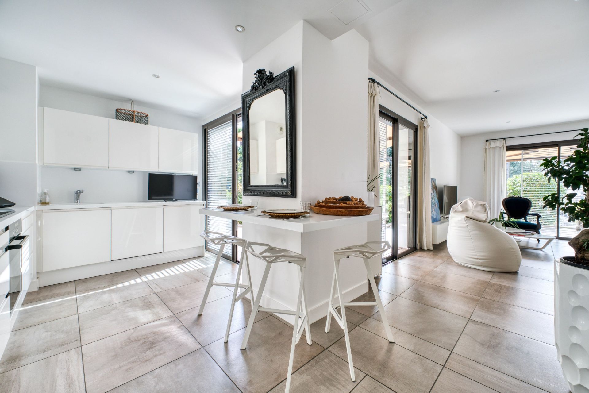 luxury apartment 4 Rooms for sale on ROYAN (17200)