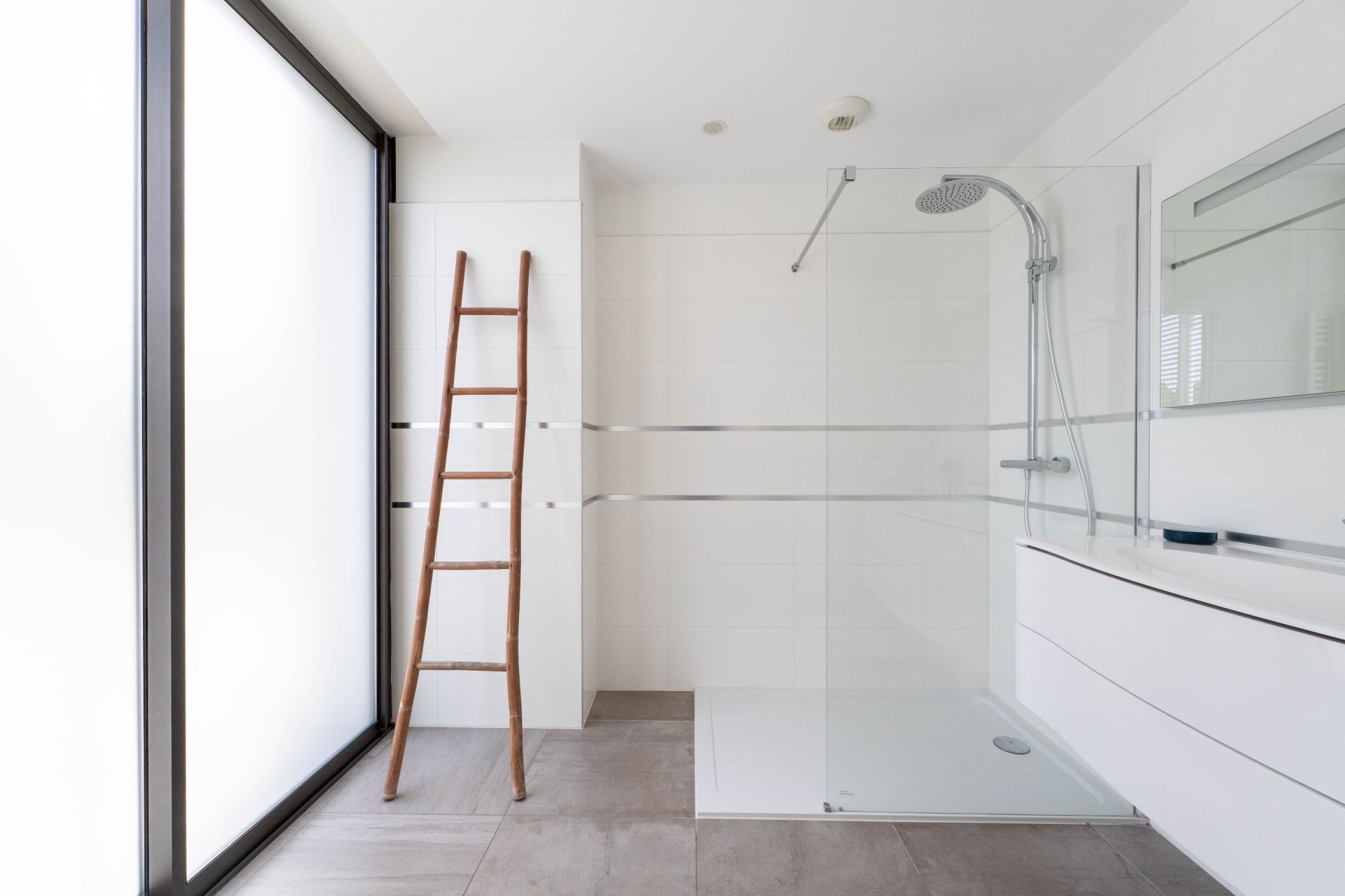 luxury apartment 4 Rooms for sale on ROYAN (17200)