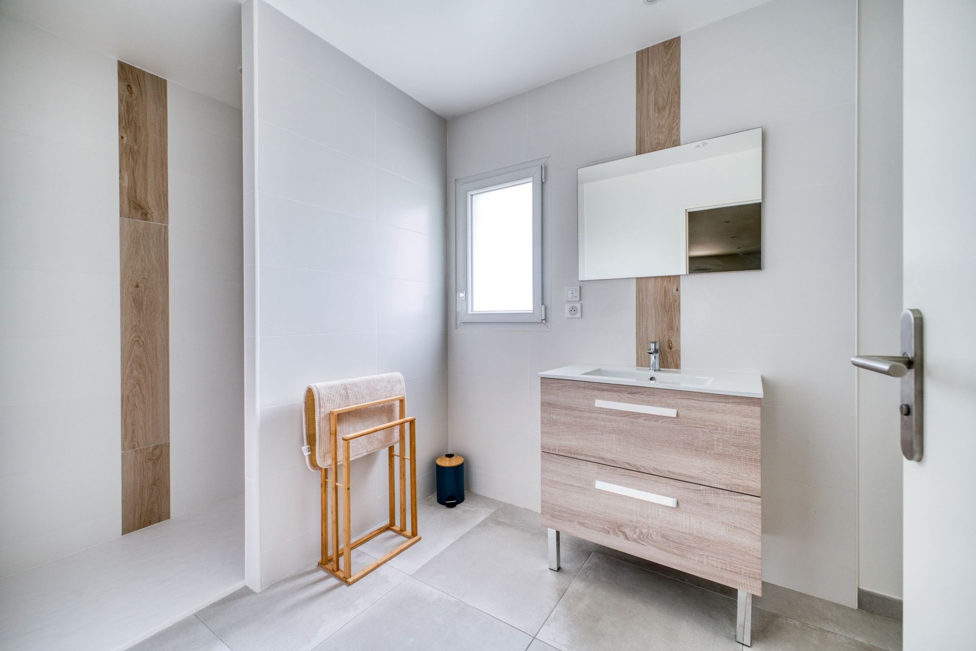 luxury house 5 Rooms for sale on LA COTINIERE (17310)