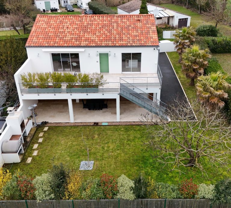 luxury house 5 Rooms for sale on LA COTINIERE (17310)