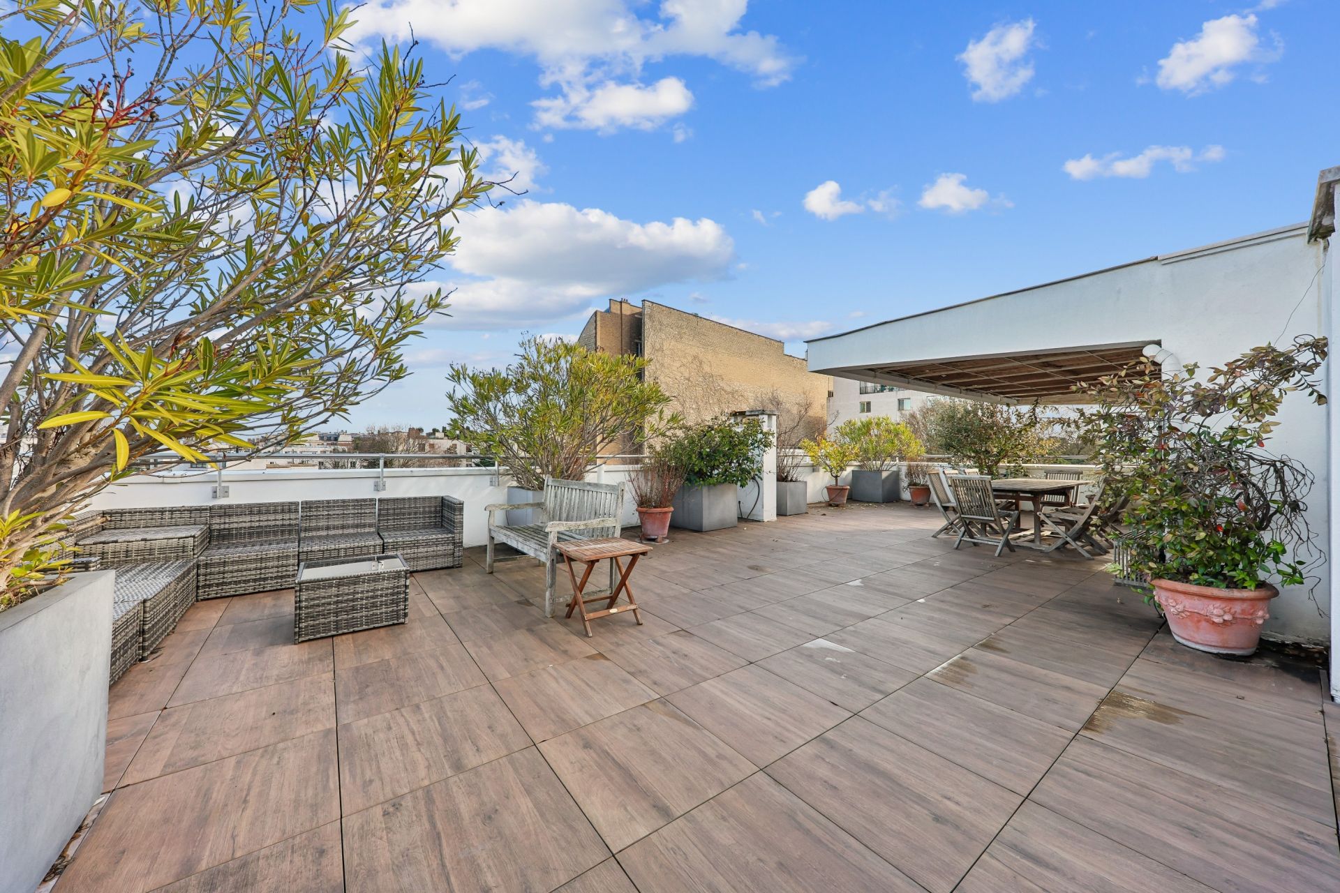 penthouse 8 Rooms for sale on NEUILLY SUR SEINE (92200)