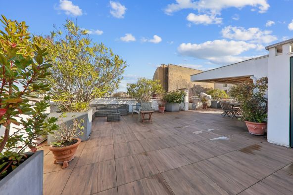 Sale Penthouse Neuilly-sur-Seine 8&nbsp;Rooms 148&nbsp;m²