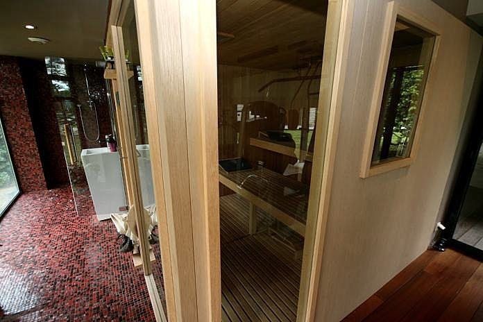 luxury villa 9 Rooms for seasonal rent on RIEC SUR BELON (29340)