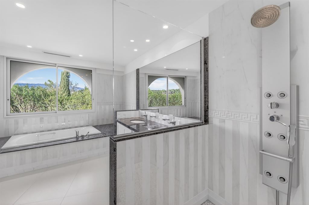 bastide 13 Pièces en vente sur MOUANS SARTOUX (06370)