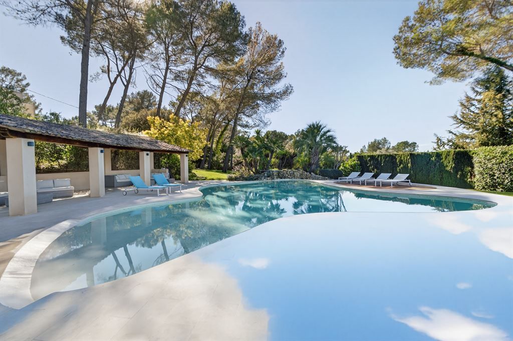 bastide 13 Pièces en vente sur MOUANS SARTOUX (06370)