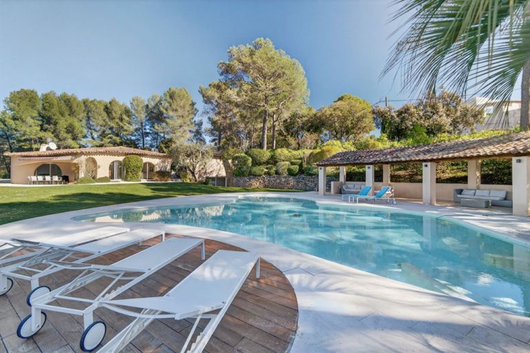 bastide 13 Pièces en vente sur MOUANS SARTOUX (06370)