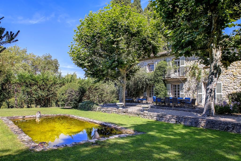 bastide 12 Rooms for sale on CHATEAUNEUF GRASSE (06740)