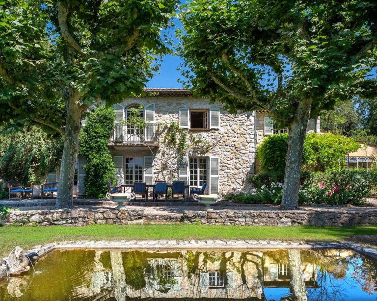 bastide 12 Rooms for sale on CHATEAUNEUF GRASSE (06740)