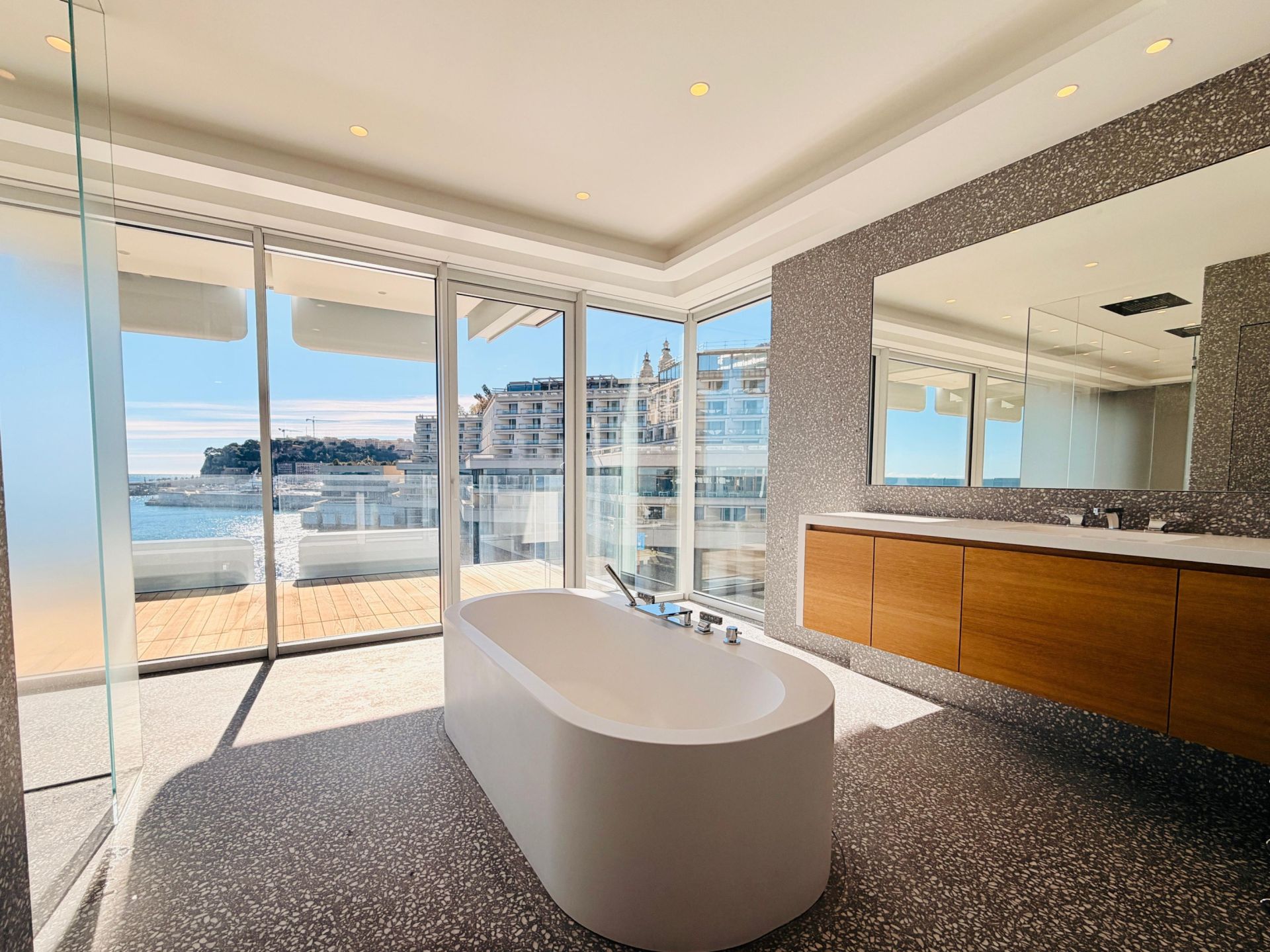 luxury apartment 4 Rooms for sale on MONACO (98000)