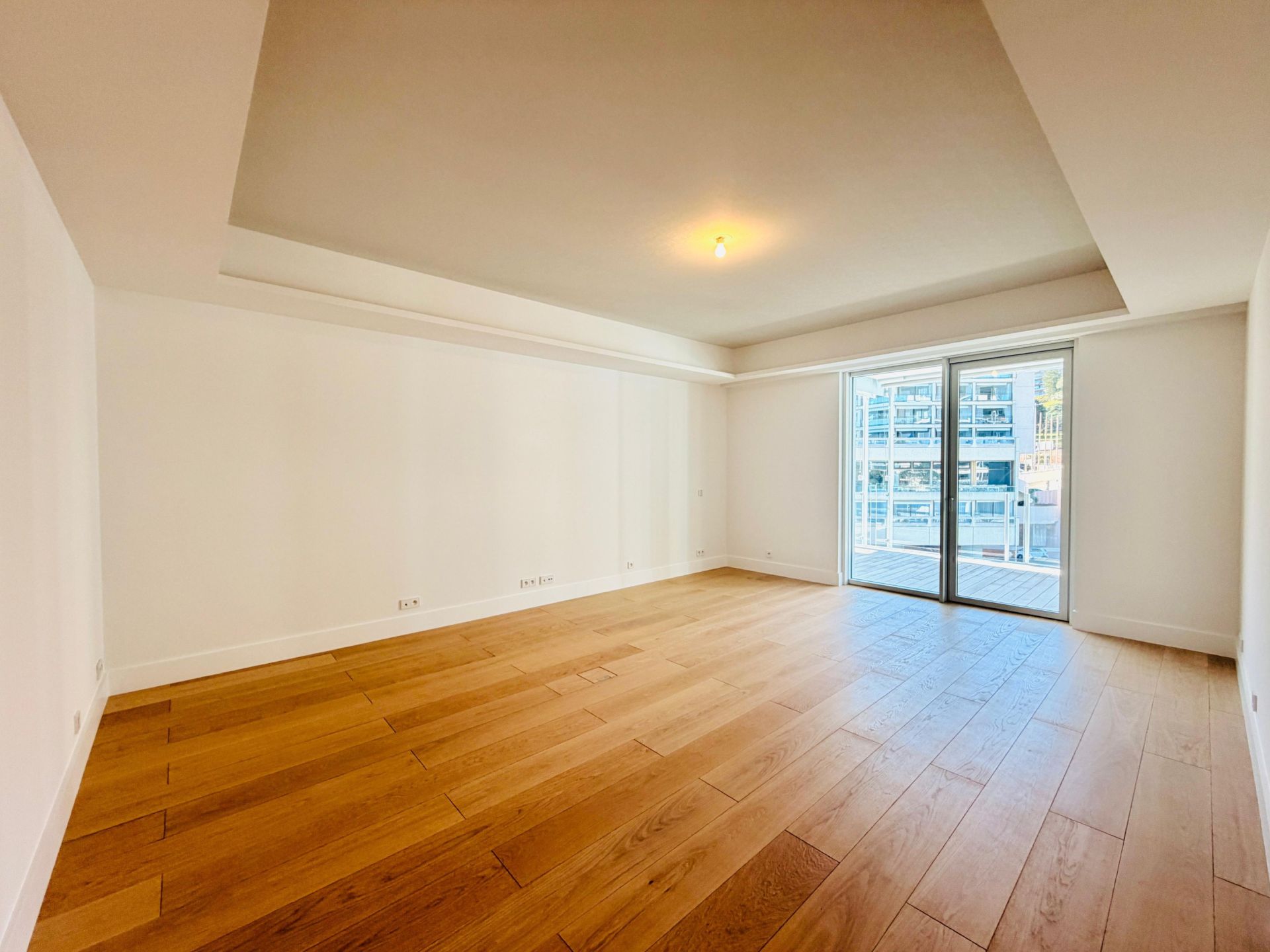 luxury apartment 4 Rooms for sale on MONACO (98000)