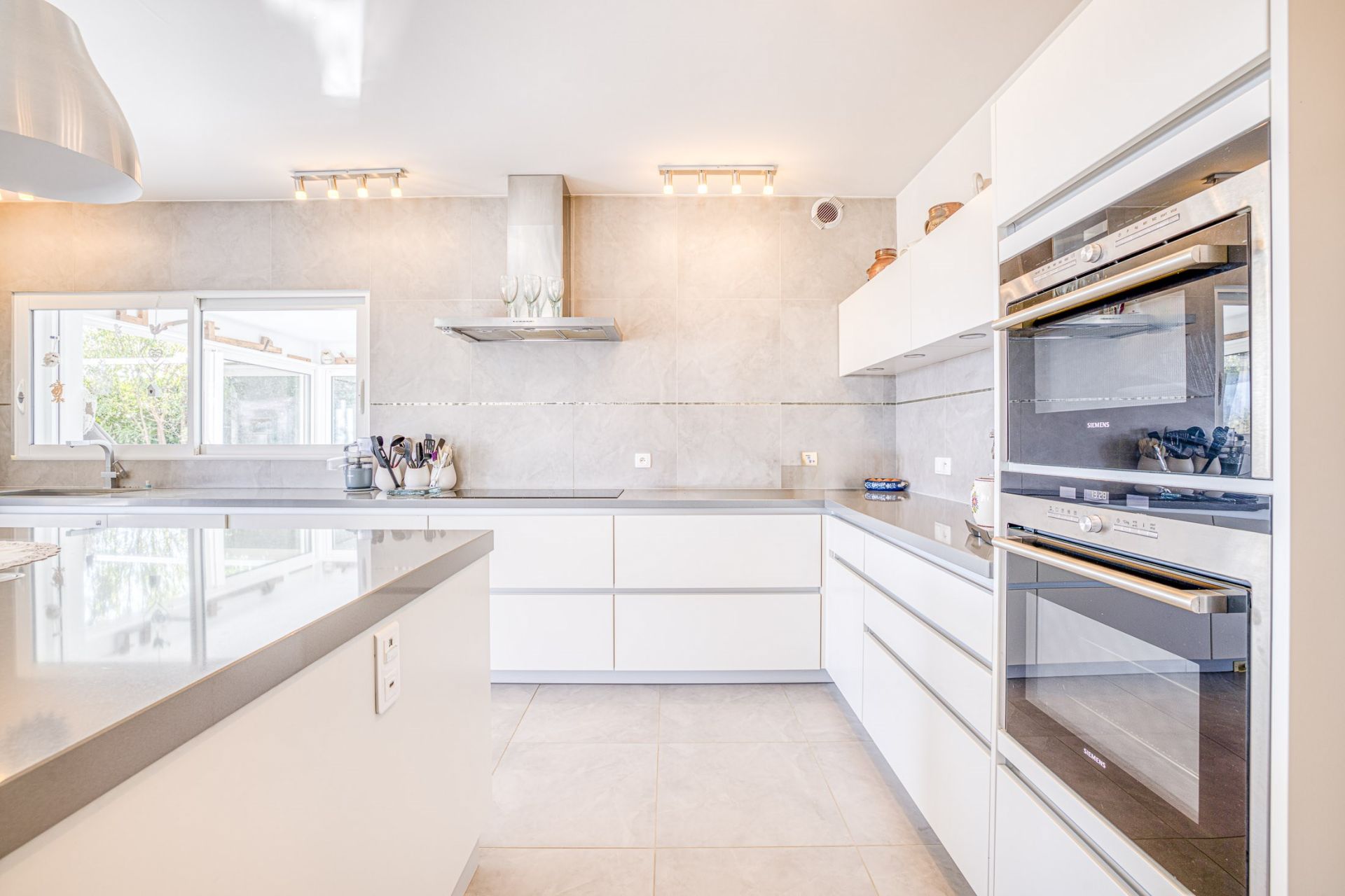 luxury house 7 Rooms for sale on PRINGY (74370)