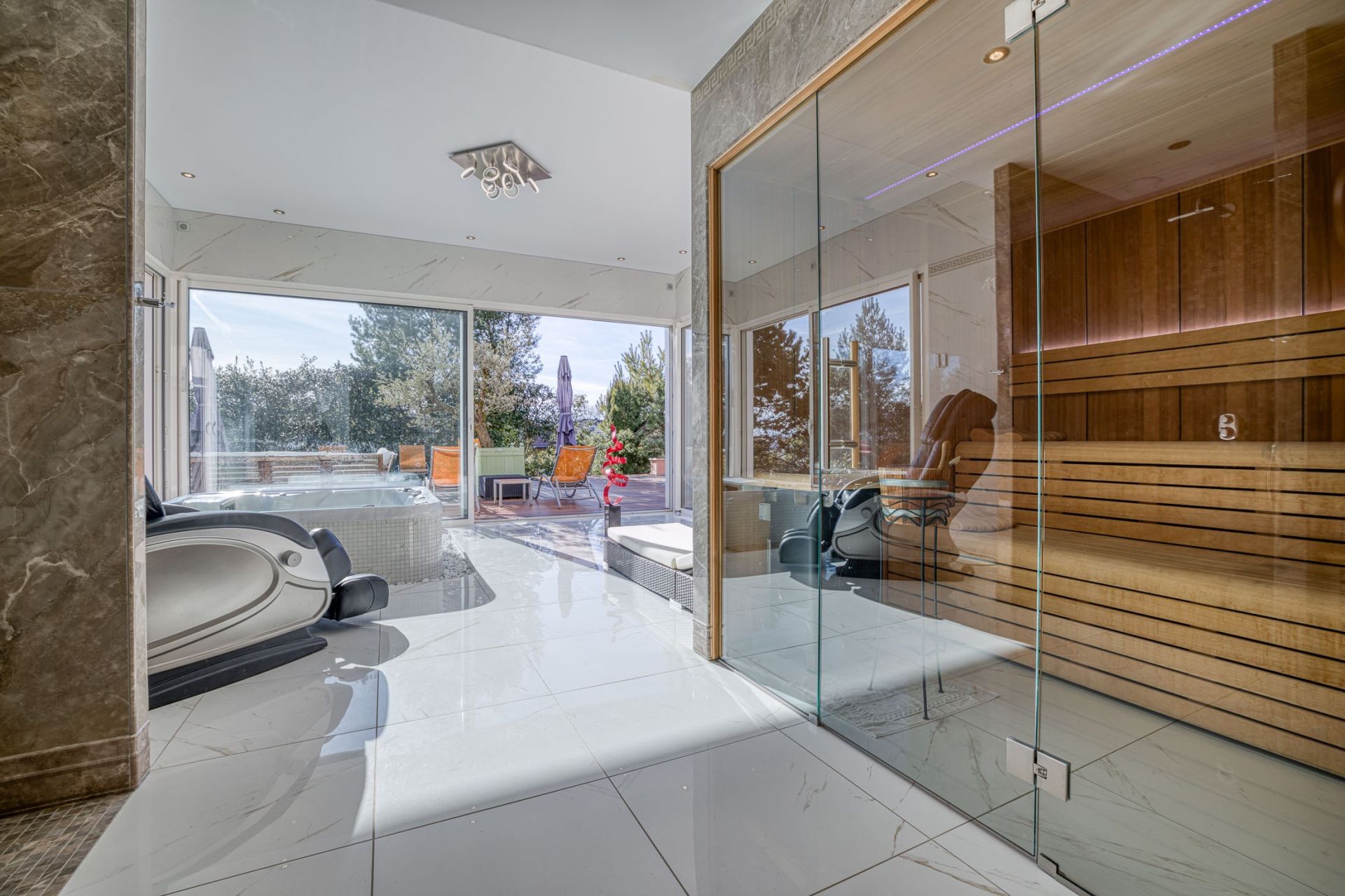 luxury house 18 Rooms for sale on CHAPEIRY (74540)