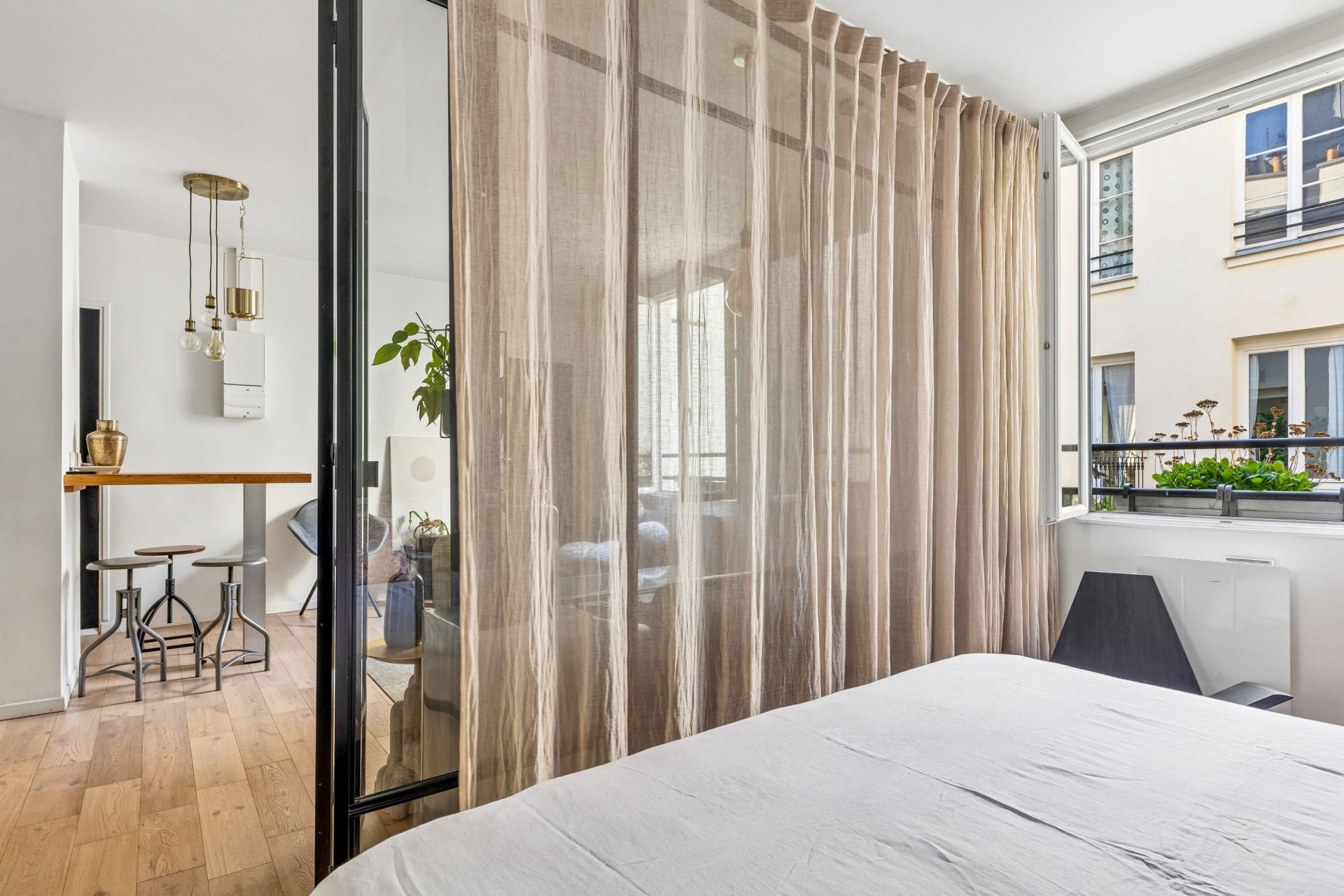 luxury apartment 2 Rooms for sale on PARIS (75003)