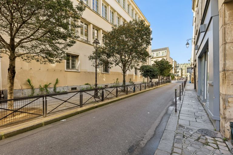 luxury apartment 2 Rooms for sale on PARIS (75003)