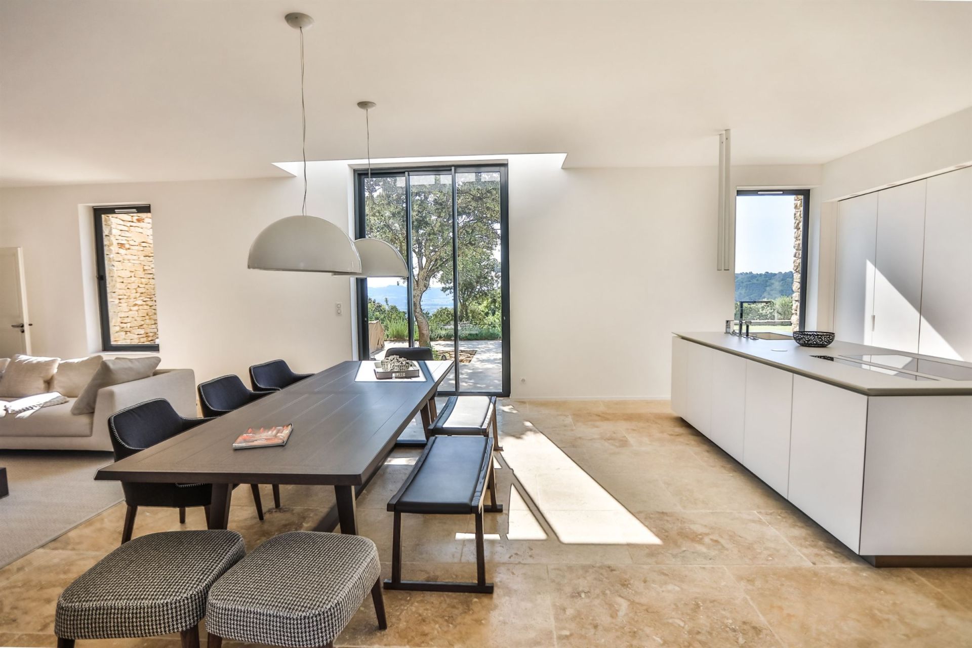 maison de luxe 5 Pièces en location saisonnière sur GORDES (84220)