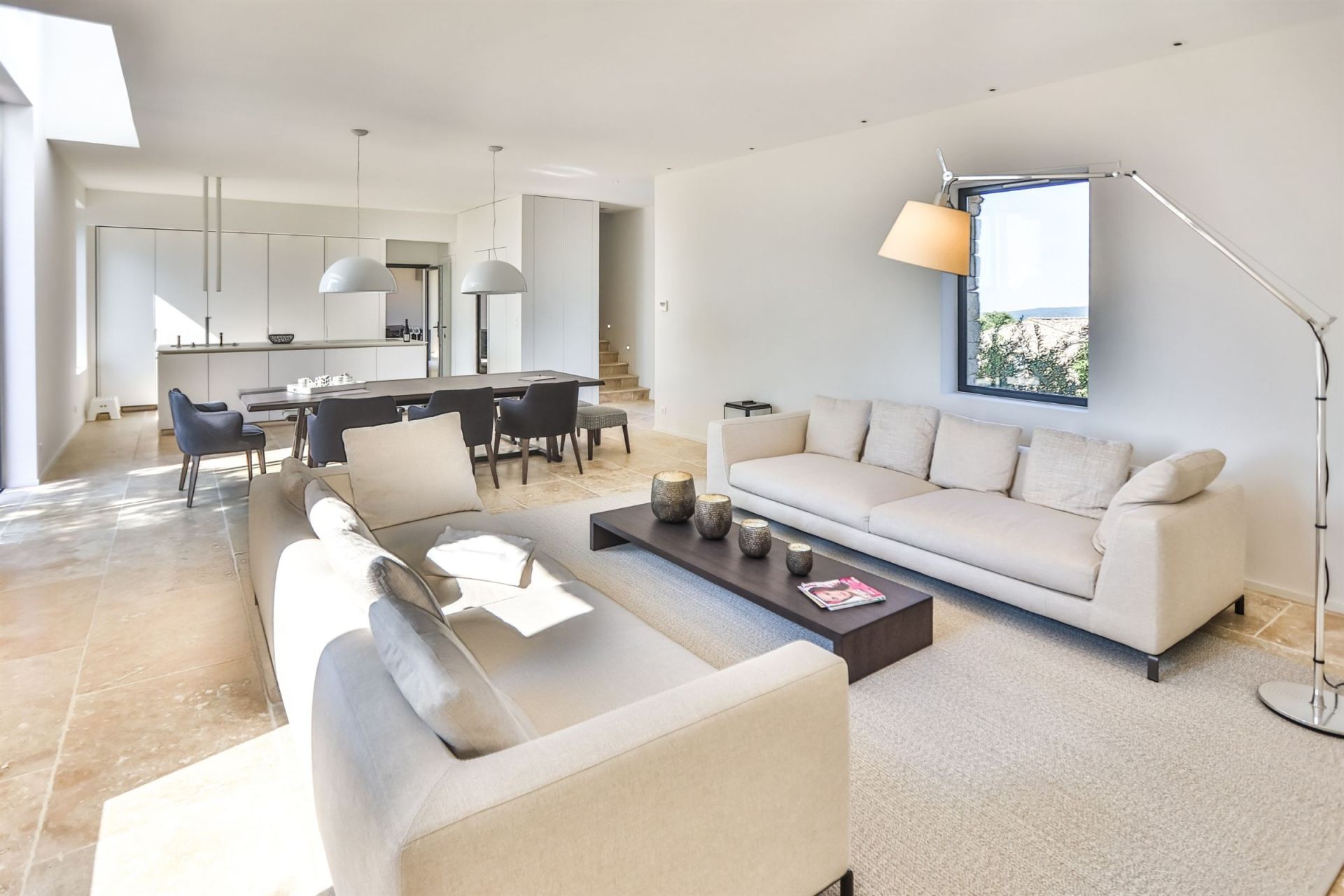 maison de luxe 5 Pièces en location saisonnière sur GORDES (84220)