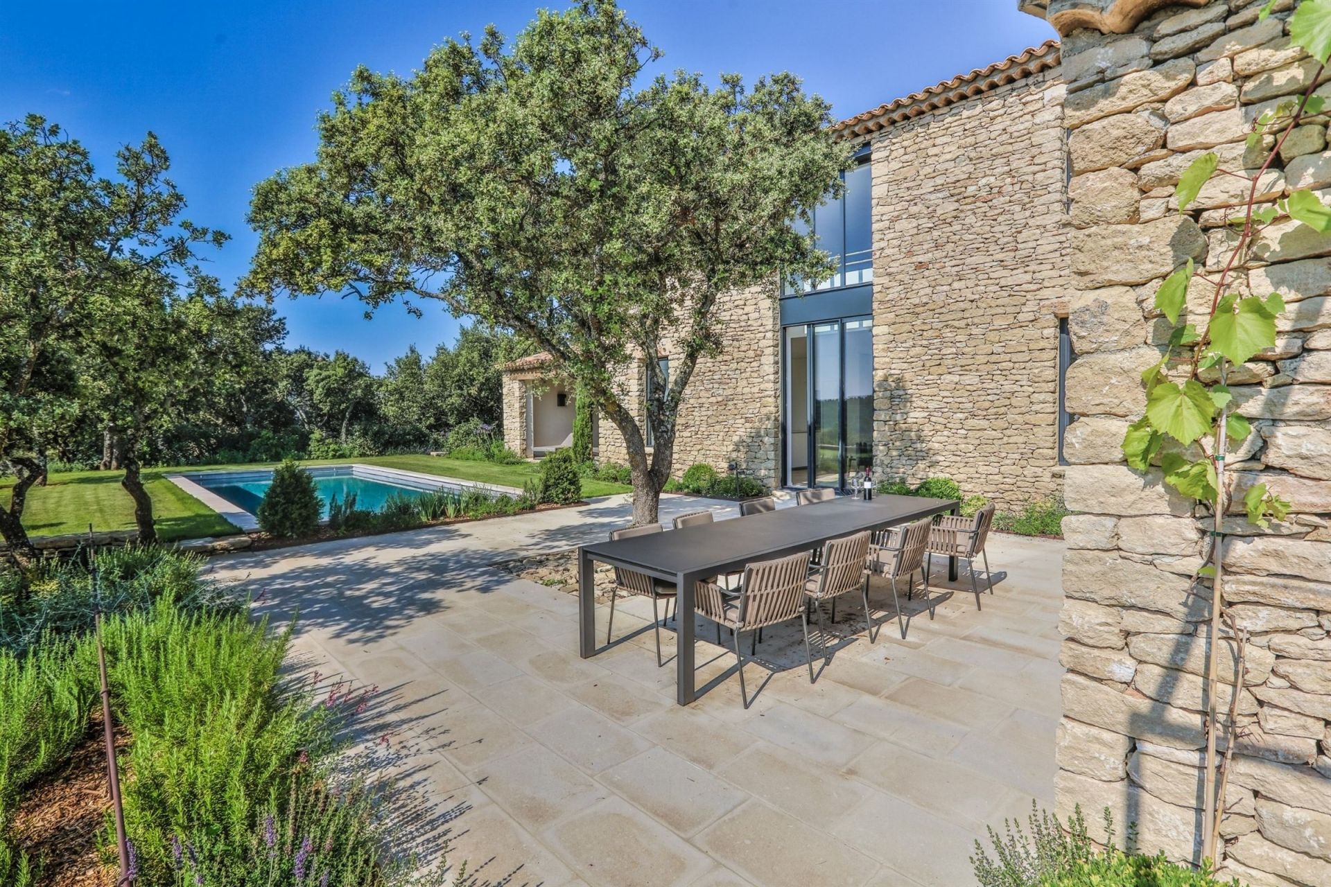 maison de luxe 5 Pièces en location saisonnière sur GORDES (84220)