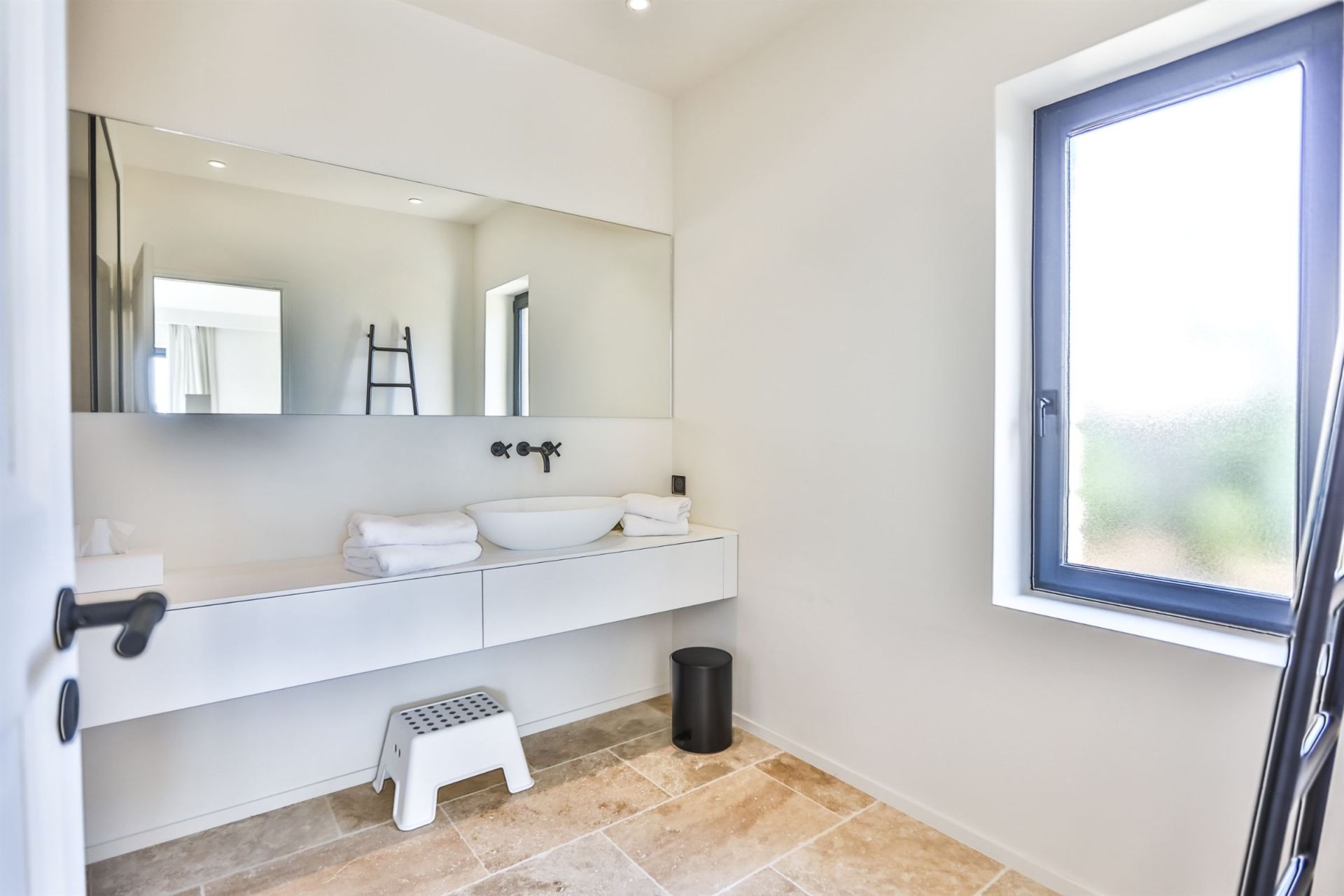 maison de luxe 5 Pièces en location saisonnière sur GORDES (84220)