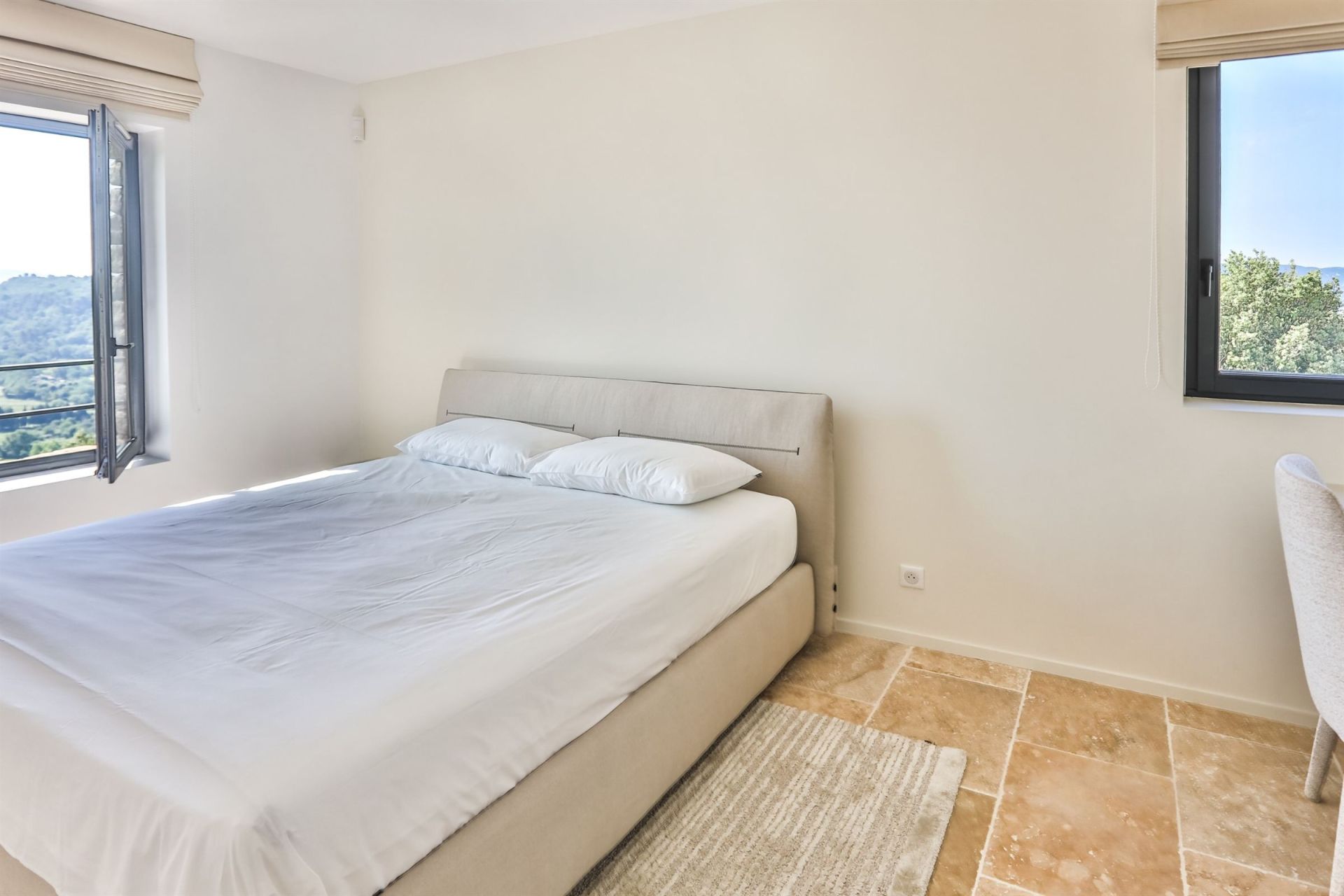 maison de luxe 5 Pièces en location saisonnière sur GORDES (84220)