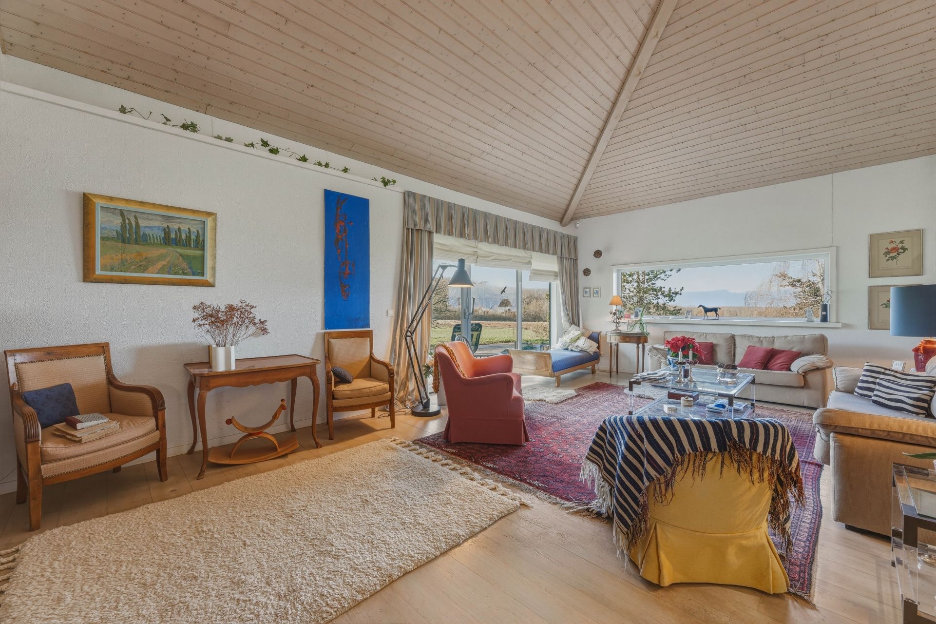 luxury house 9 Rooms for sale on LOISIN (74140)