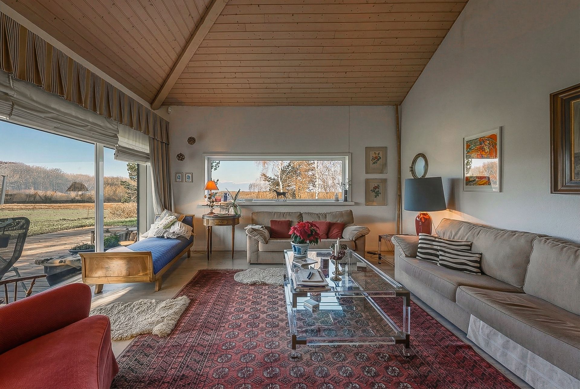 luxury house 9 Rooms for sale on LOISIN (74140)