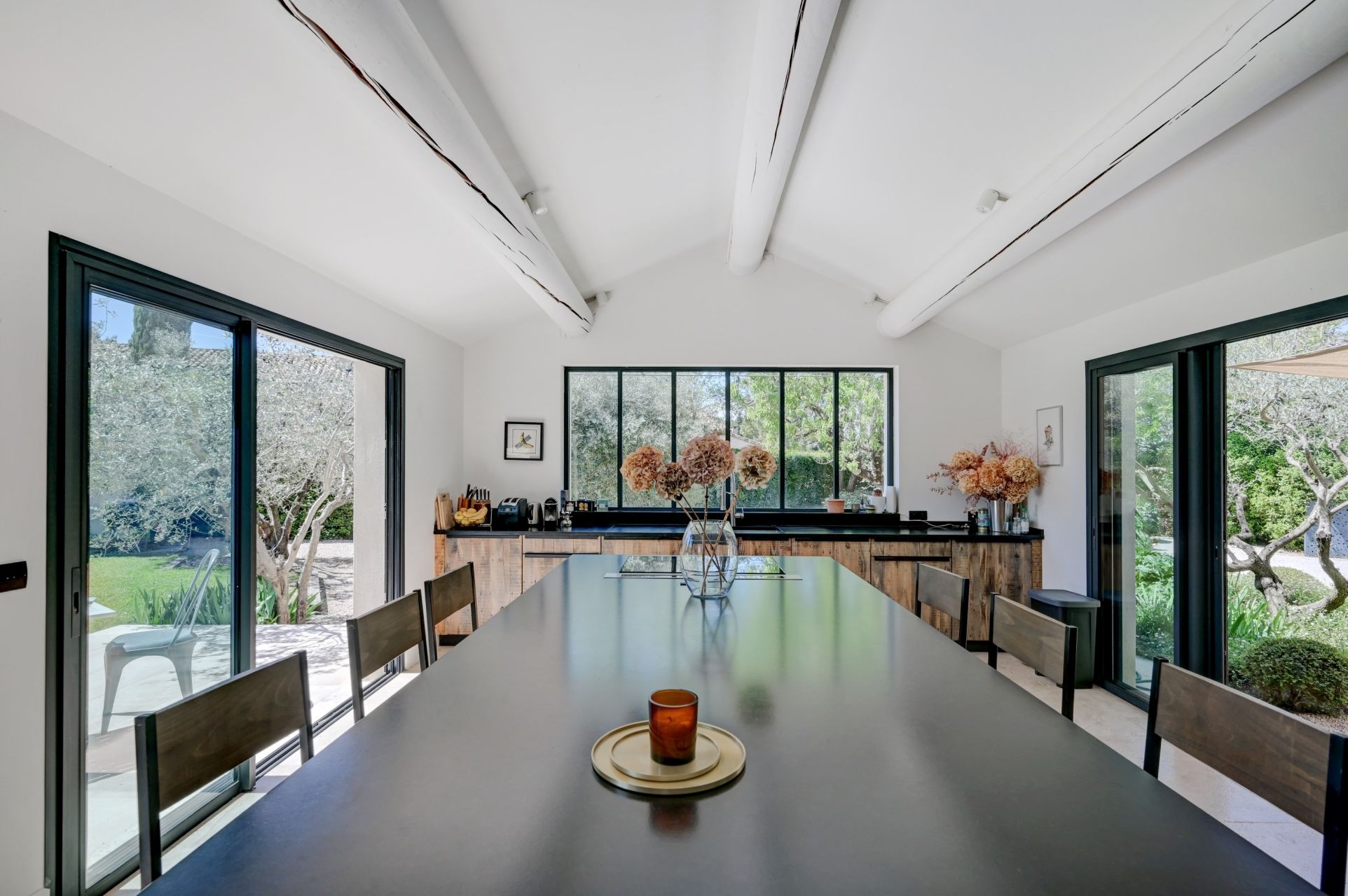 luxury house 7 Rooms for sale on EYGALIERES (13810)