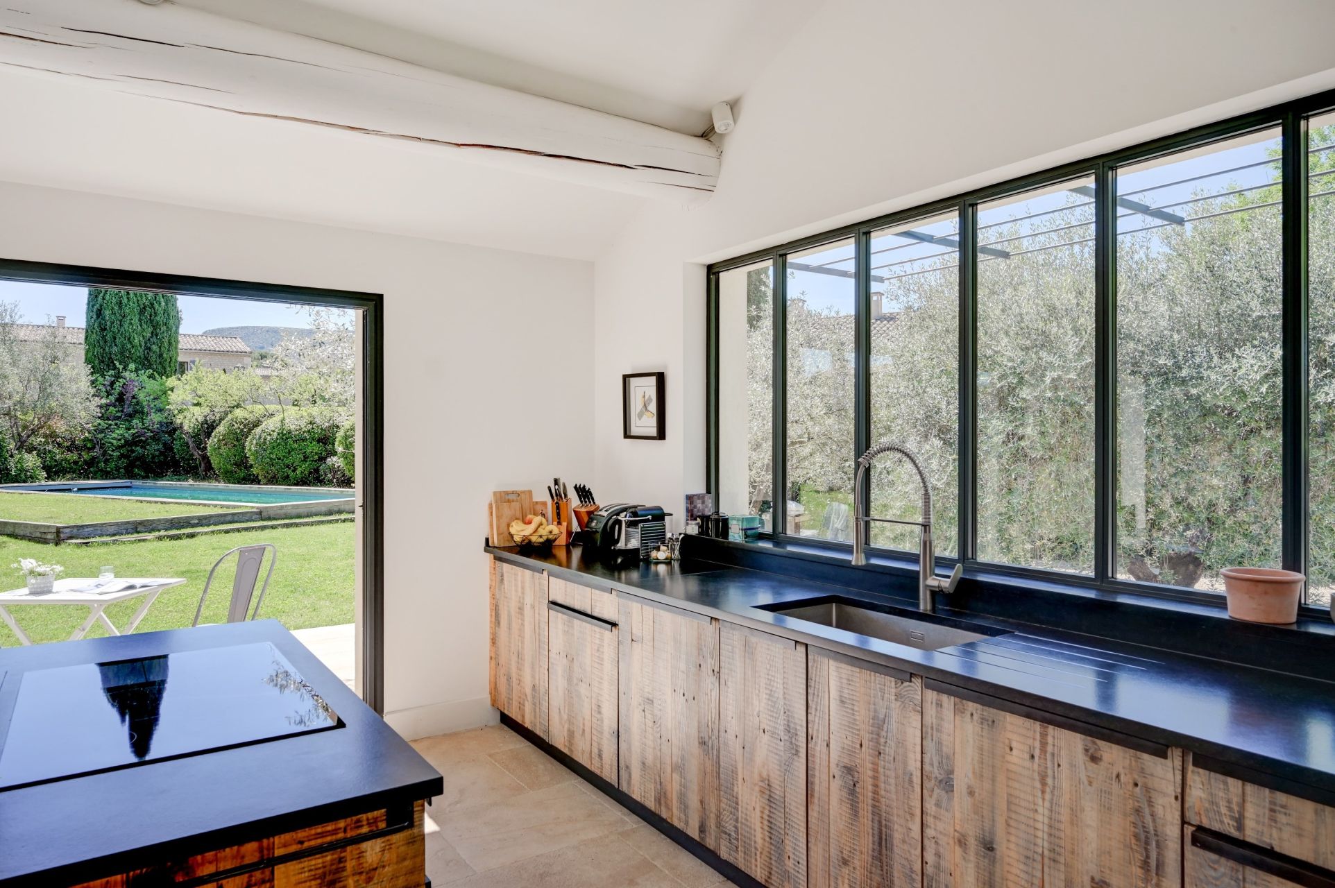 luxury house 7 Rooms for sale on EYGALIERES (13810)