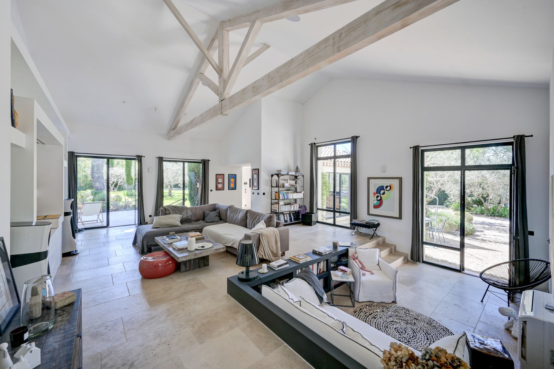 luxury house 7 Rooms for sale on EYGALIERES (13810)