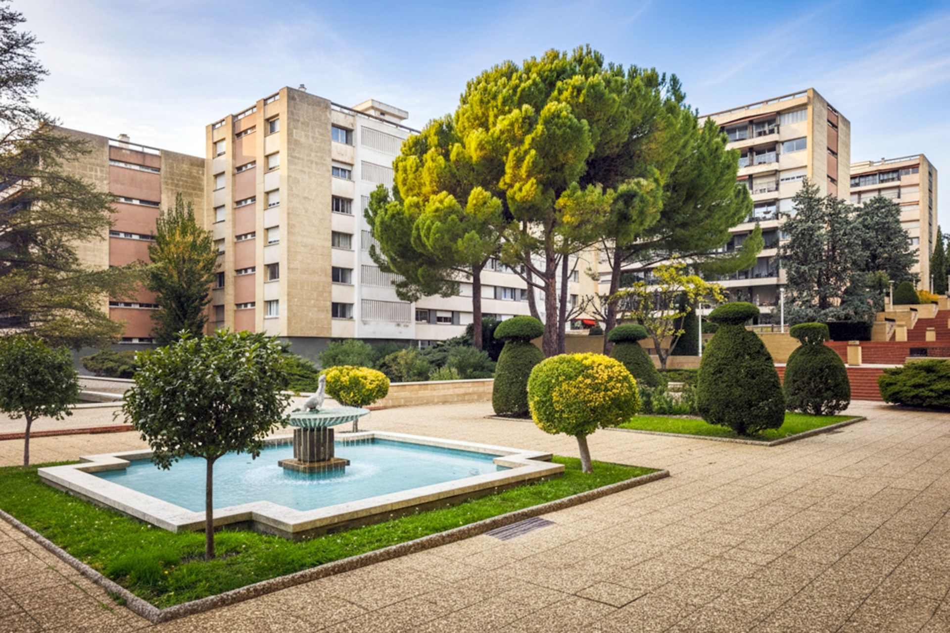 luxury apartment 5 Rooms for sale on AIX EN PROVENCE (13100)