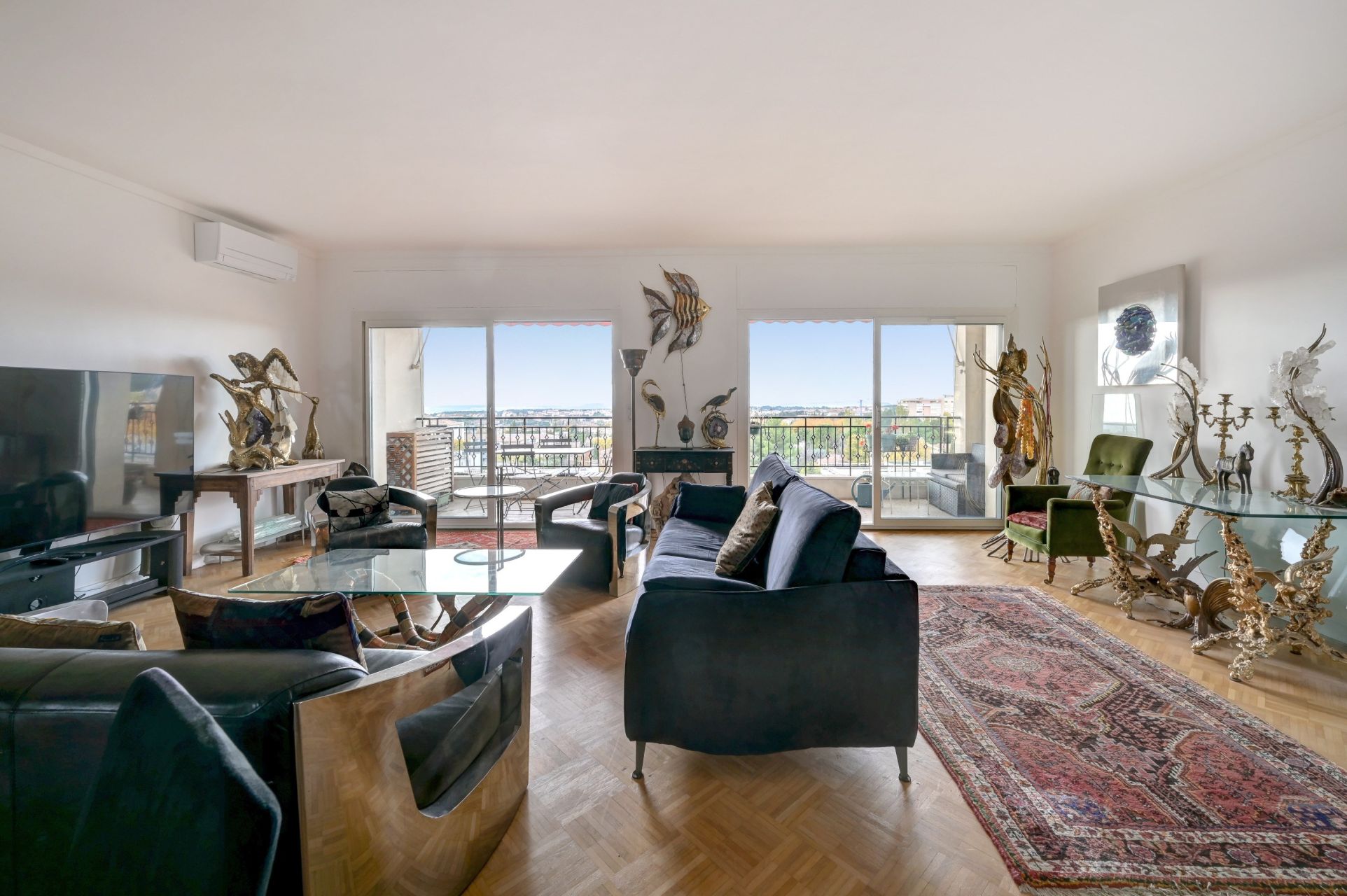 luxury apartment 5 Rooms for sale on AIX EN PROVENCE (13100)