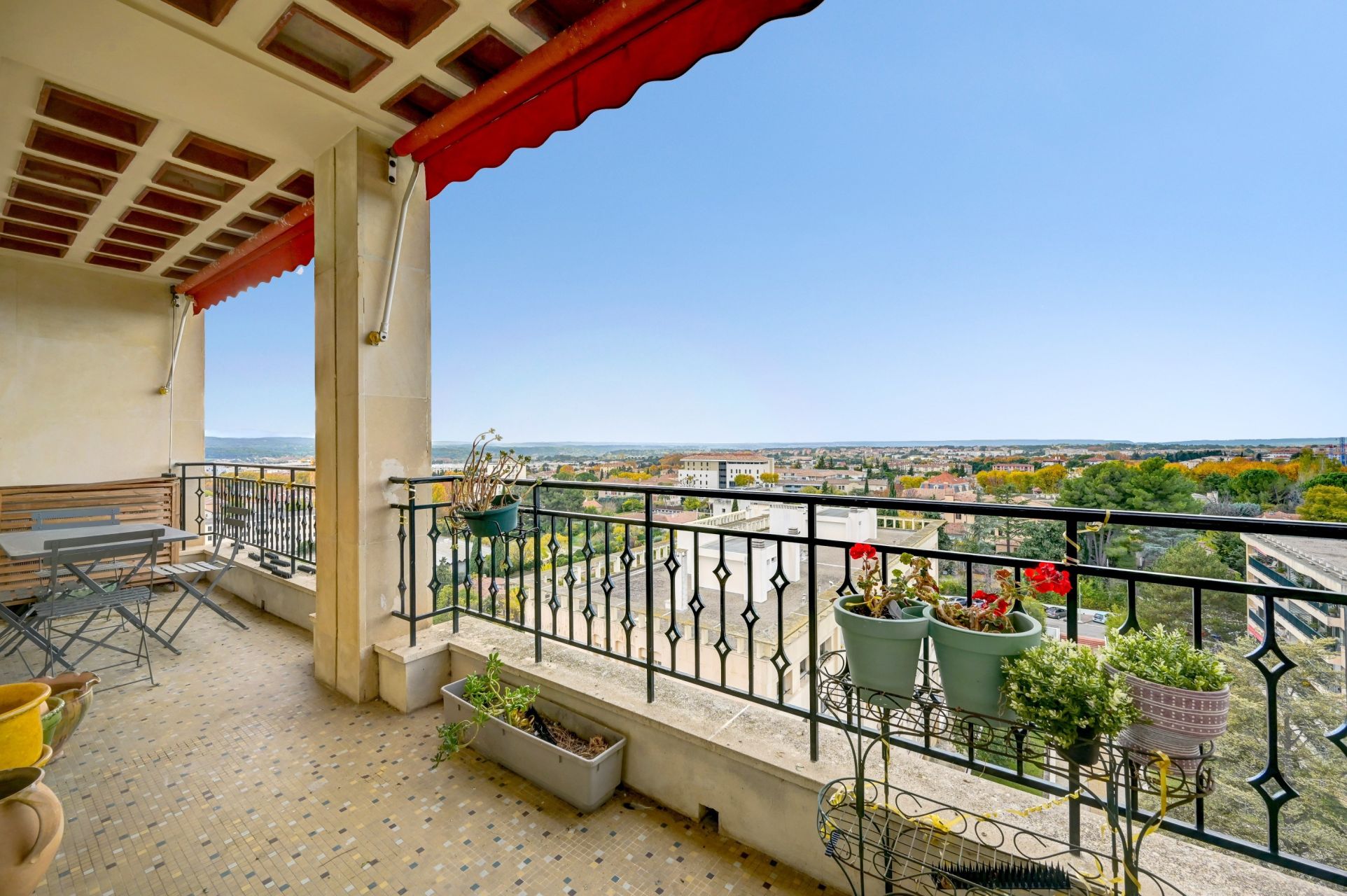 luxury apartment 5 Rooms for sale on AIX EN PROVENCE (13100)