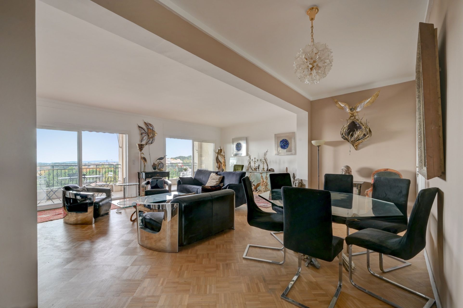 luxury apartment 5 Rooms for sale on AIX EN PROVENCE (13100)