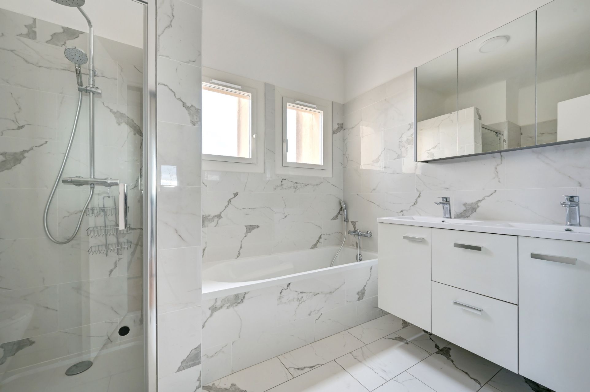 luxury apartment 5 Rooms for sale on AIX EN PROVENCE (13100)