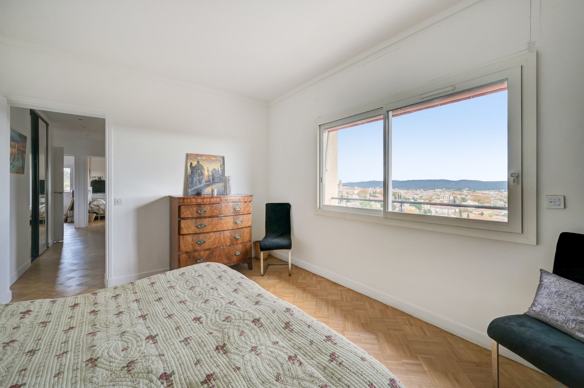 luxury apartment 5 Rooms for sale on AIX EN PROVENCE (13100)