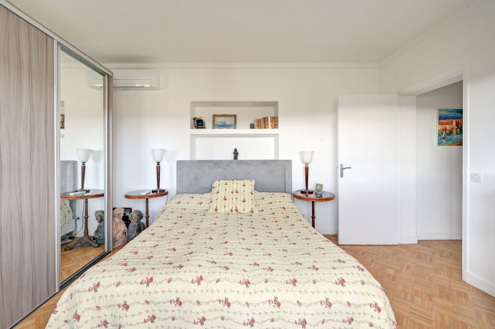 luxury apartment 5 Rooms for sale on AIX EN PROVENCE (13100)