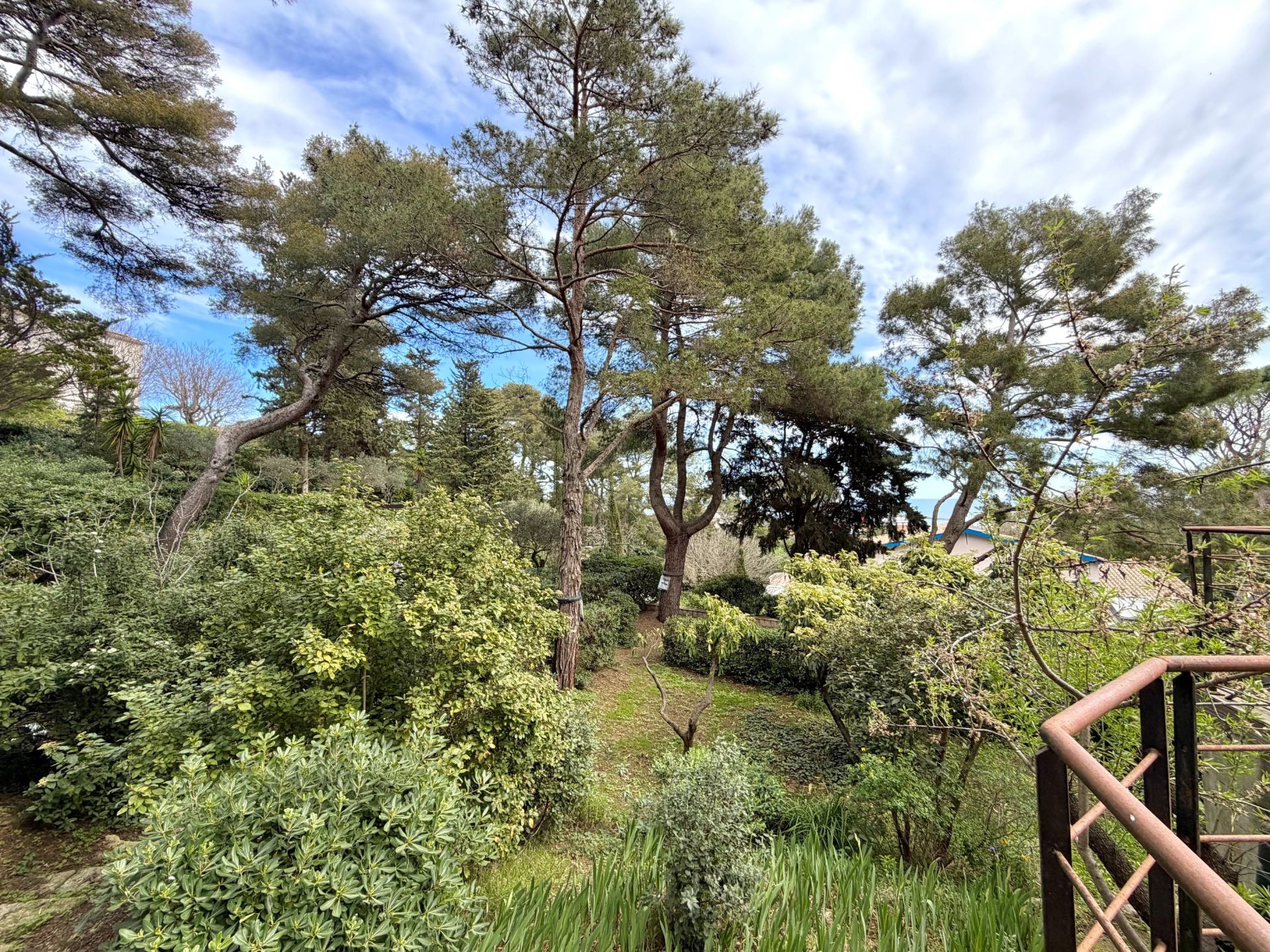 luxury house 7 Rooms for sale on SETE (34200)