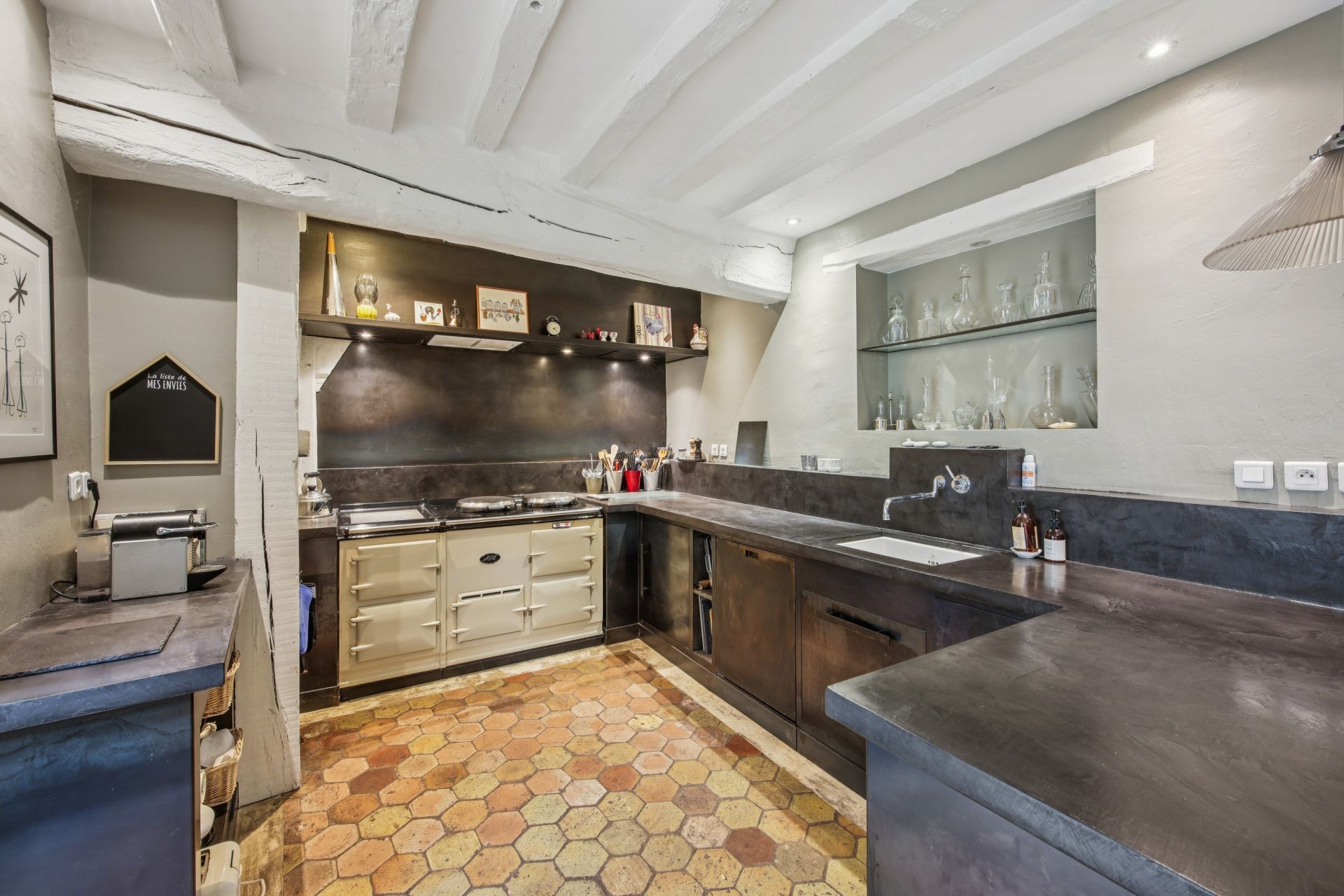 luxury house 9 Rooms for sale on MONTFORT L AMAURY (78490)