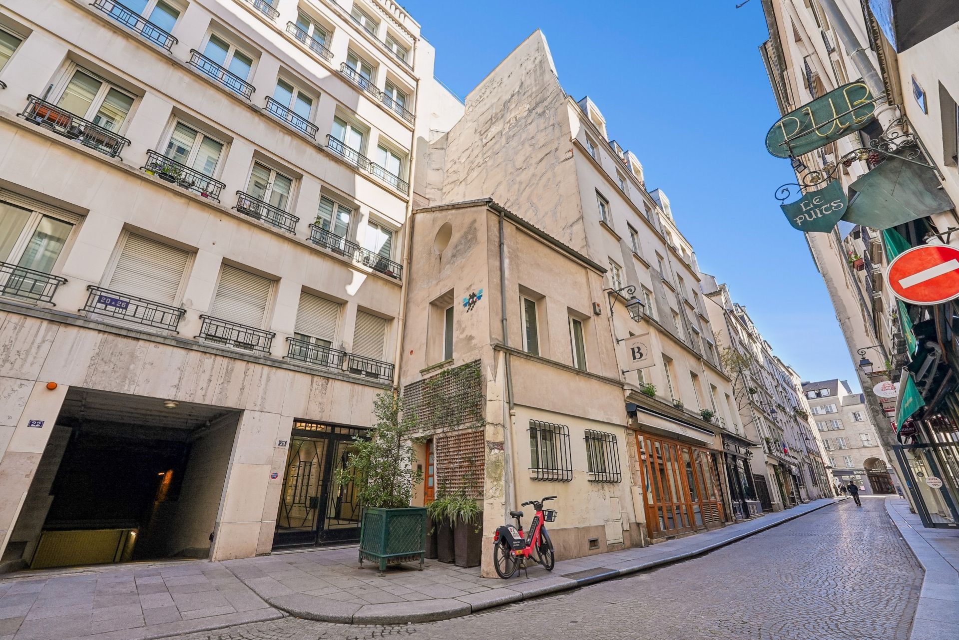 luxury house 3 Rooms for sale on PARIS (75002)
